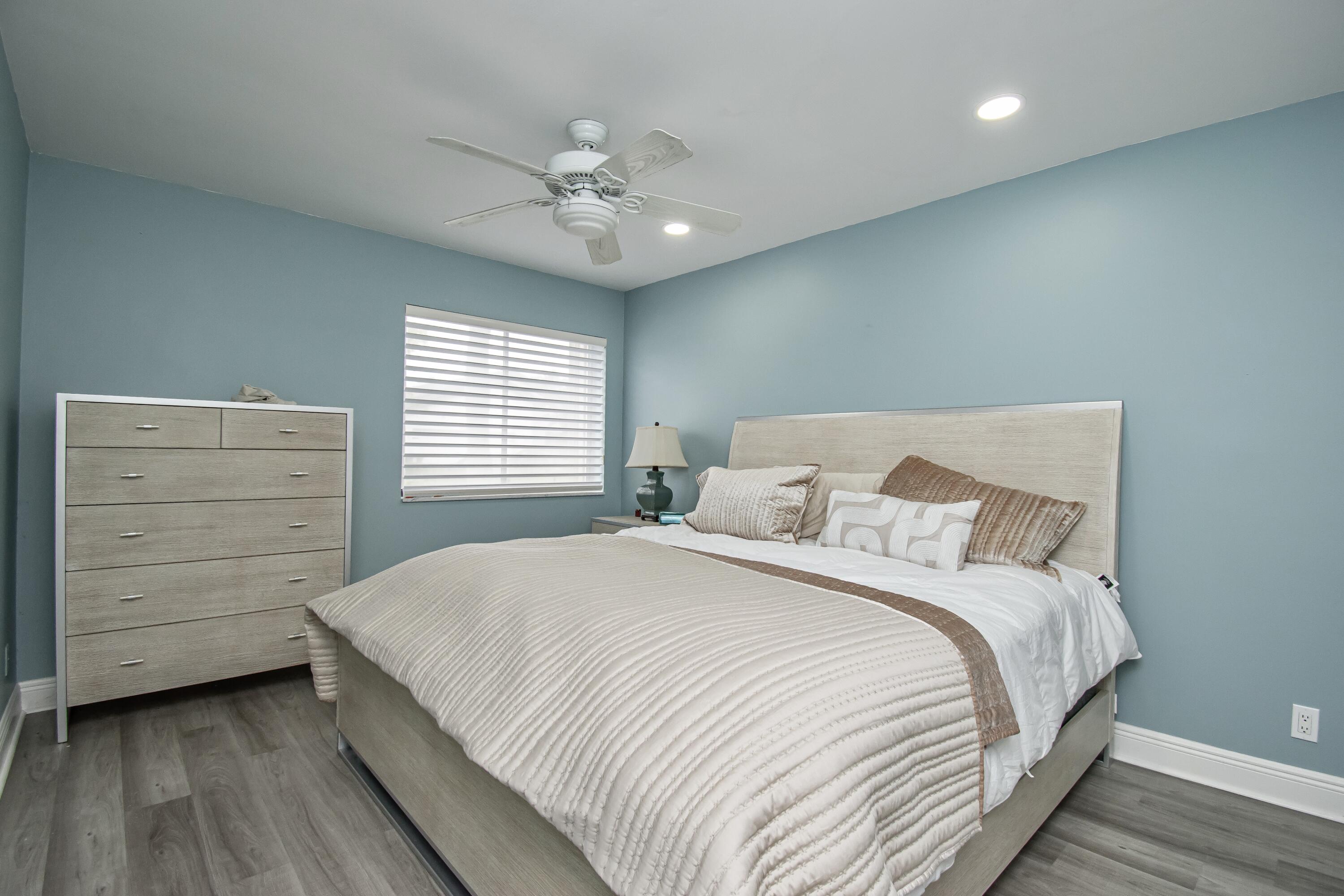 7566 Martinique Boulevard Boca Raton, FL 33433 - Photo 21 of 31 F623AFC0-FEC8-4AC7-9B96-DD05D321A170