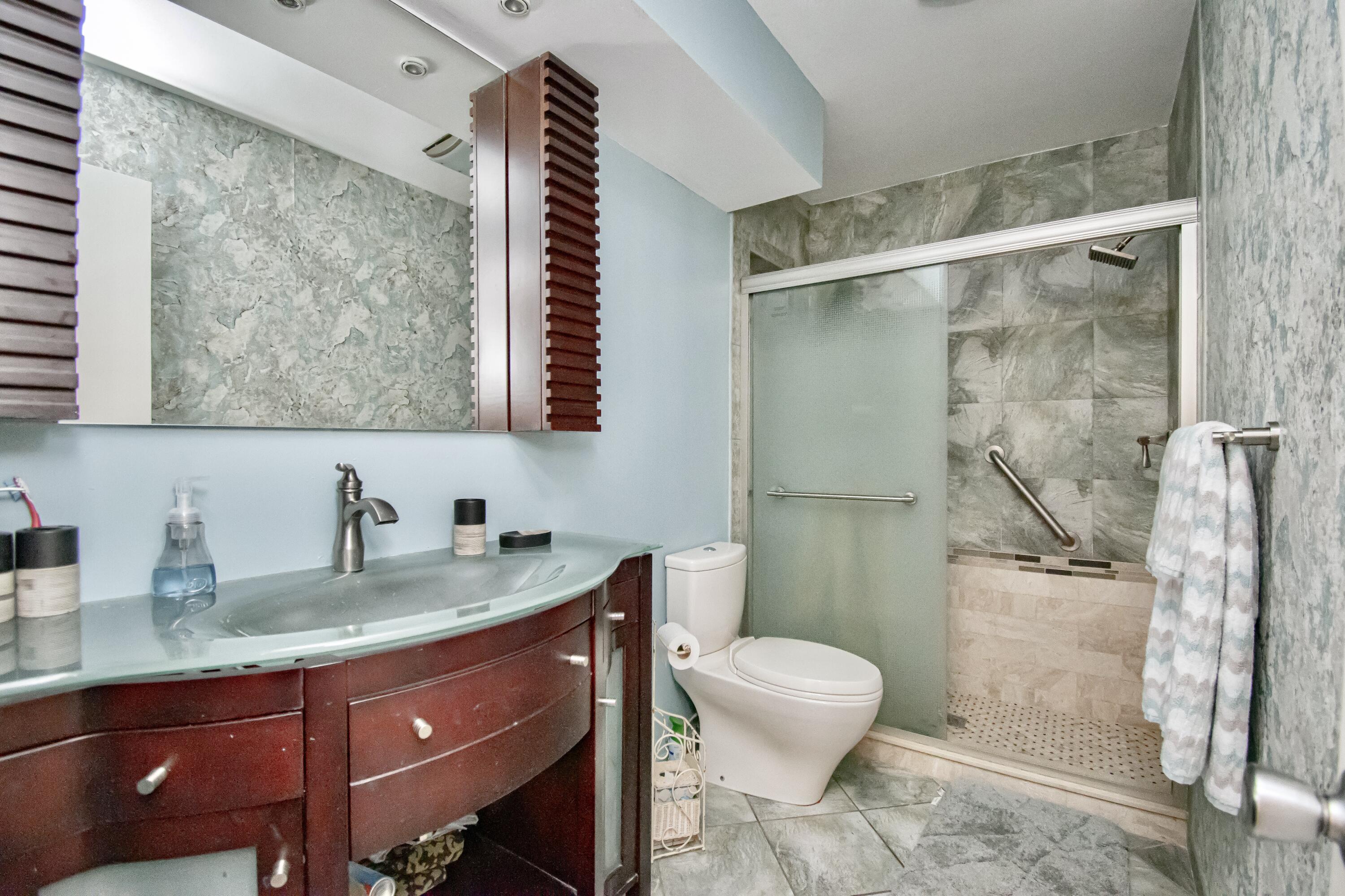 7566 Martinique Boulevard Boca Raton, FL 33433 - Photo 23 of 31 ACF4D2E9-D911-4E06-A8CB-3FB514848644