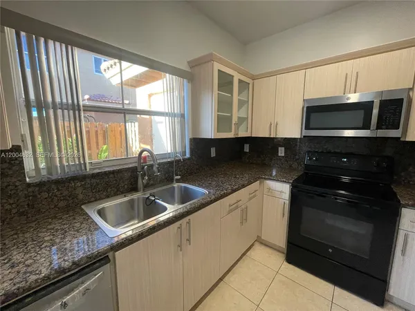 $3,200 | 8423 Northwest 138th Terrace, Unit 2804, Miami Lakes, FL 33016