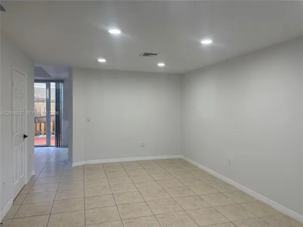 $3,200 | 8423 Northwest 138th Terrace, Unit 2804, Miami Lakes, FL 33016