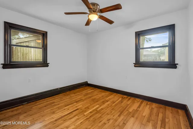 a view of empty room with window