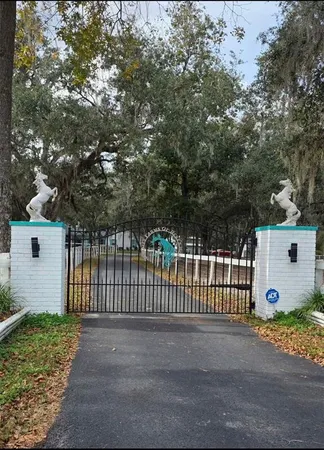 $1,400 | 20111 Old Trilby Road, Dade City, FL 33523