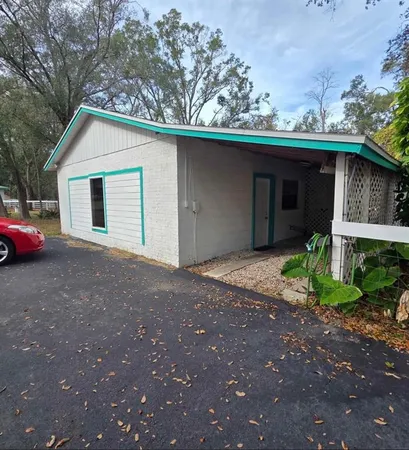 $1,400 | 20111 Old Trilby Road, Dade City, FL 33523