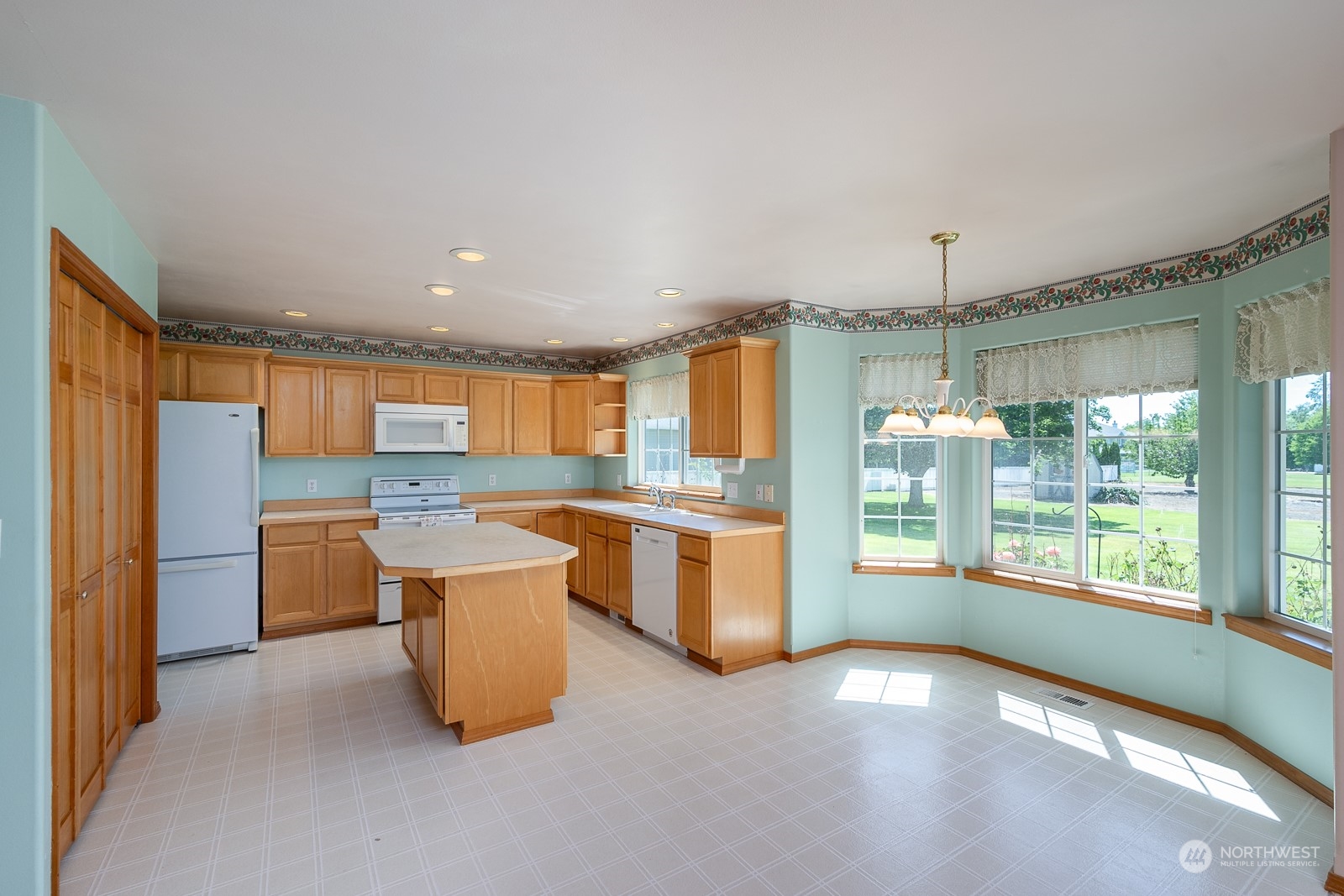 4612 Joey Road Northeast Moses Lake, WA 98837 - Photo 9 of 26 Gallery Image 9