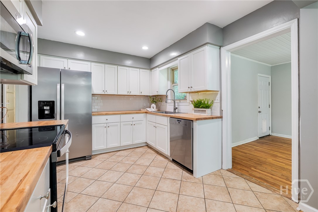 4 Hopecrest Avenue Savannah, GA 31406 - Photo 11 of 34