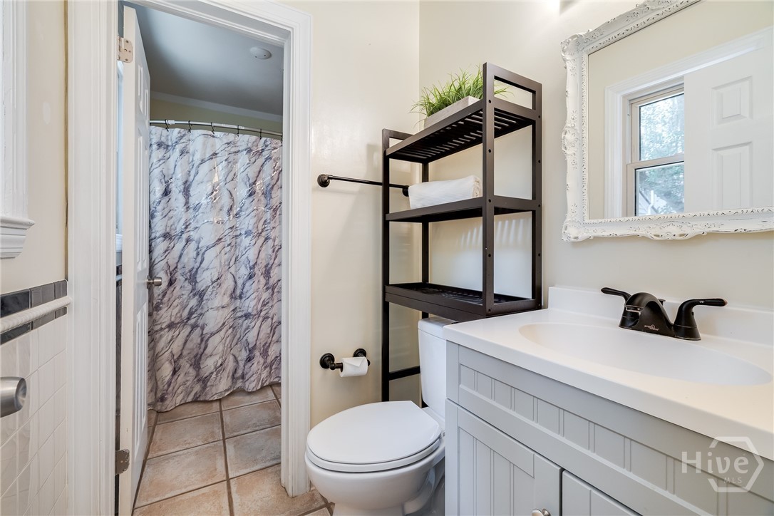 4 Hopecrest Avenue Savannah, GA 31406 - Photo 22 of 38 full bath and half bath in hall