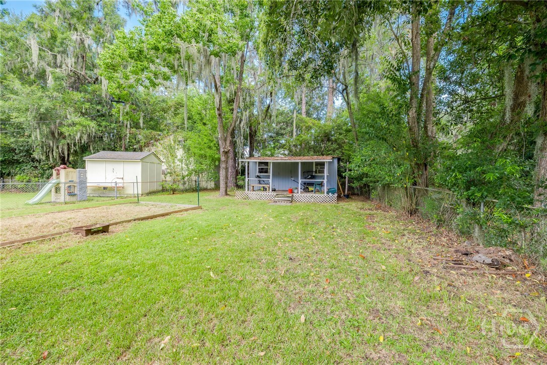 4 Hopecrest Avenue Savannah, GA 31406 - Photo 29 of 38 backyard