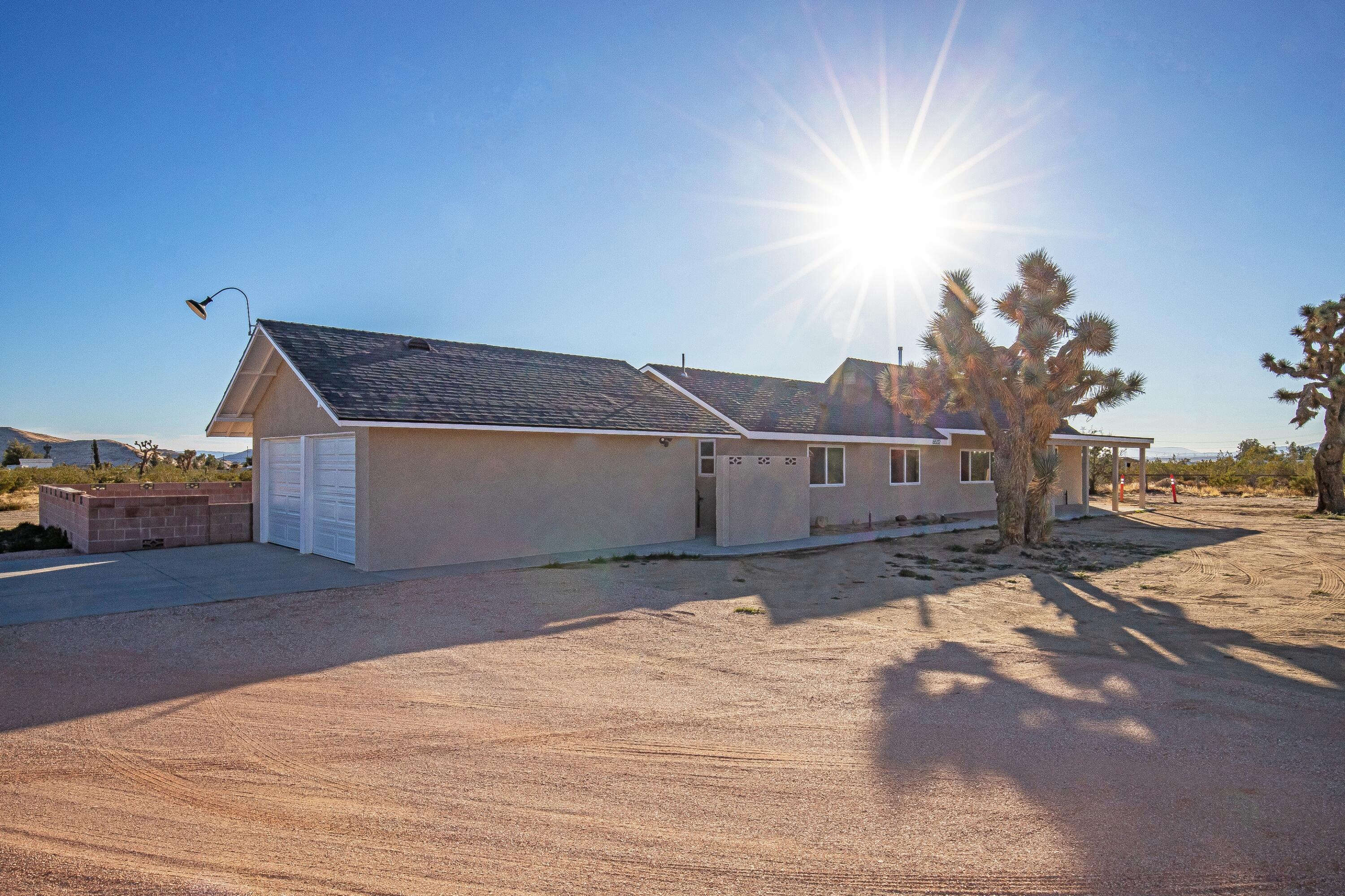 6532 Backus Road Mojave, CA 93501 - Photo 4 of 60 Main house side view