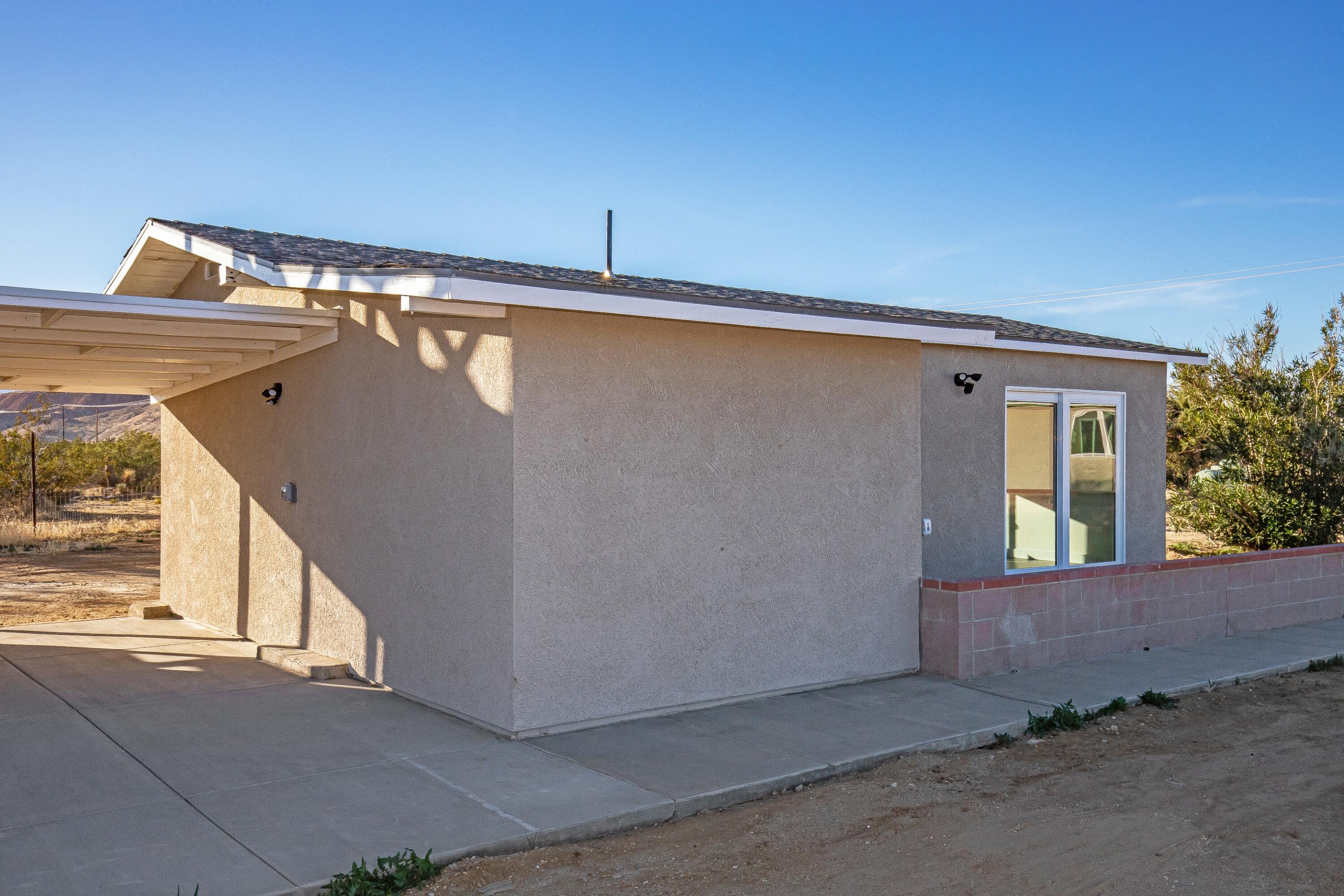 6532 Backus Road Mojave, CA 93501 - Photo 42 of 60 Guest house & Carport