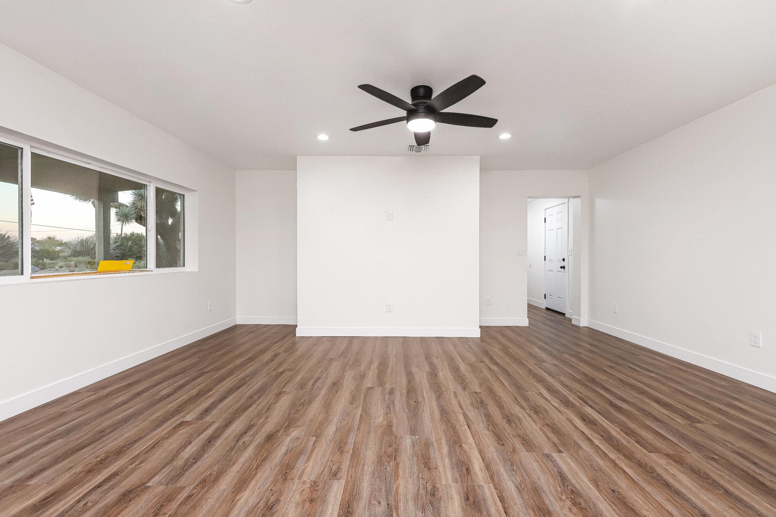 6532 Backus Road Mojave, CA 93501 - Photo 8 of 60 Living room-Main
