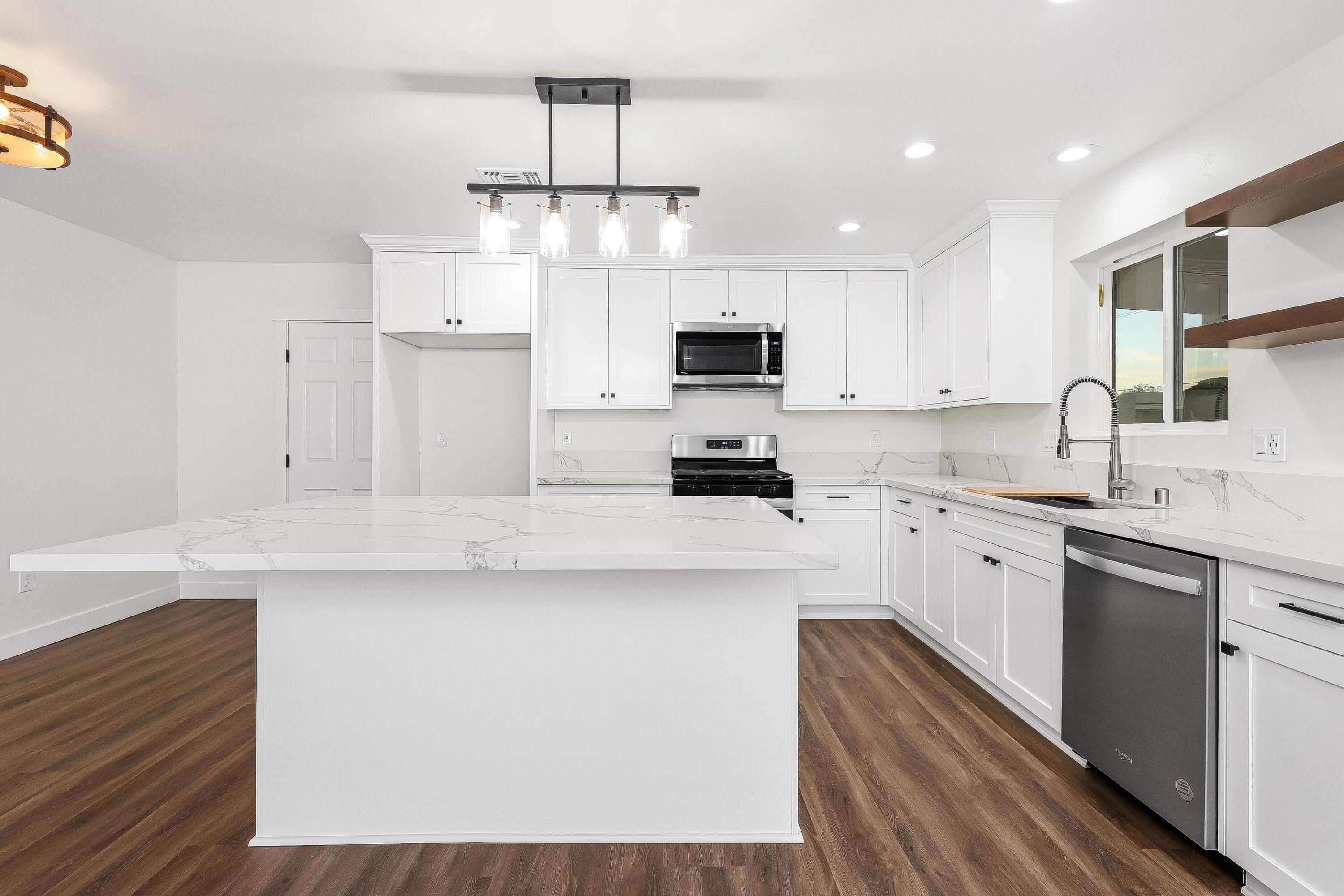 6532 Backus Road Mojave, CA 93501 - Photo 10 of 60 Kitchen- Main House