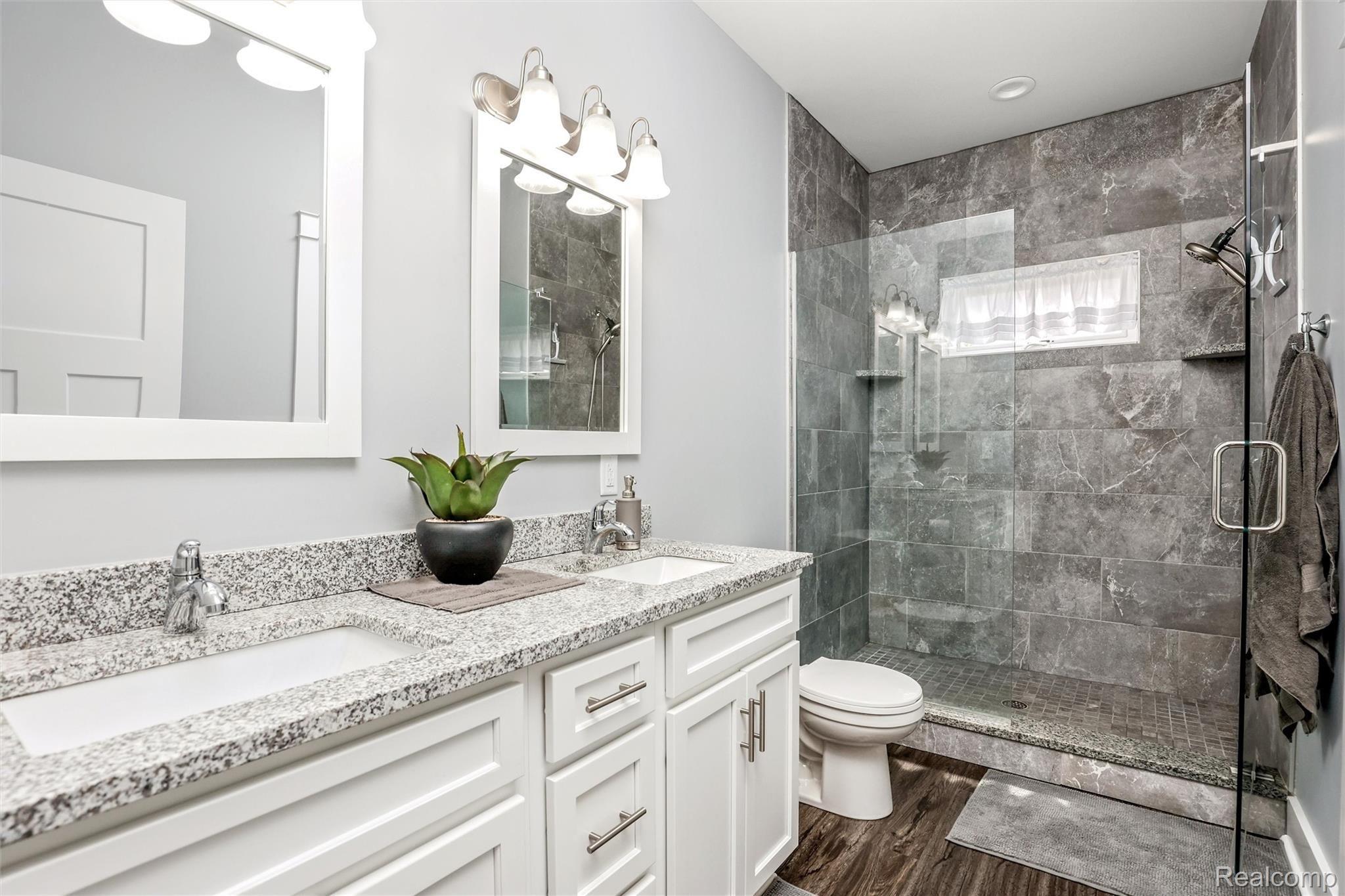 740 Range Road Marysville, MI 48040 - Photo 20 of 32 Beautiful Master Bath