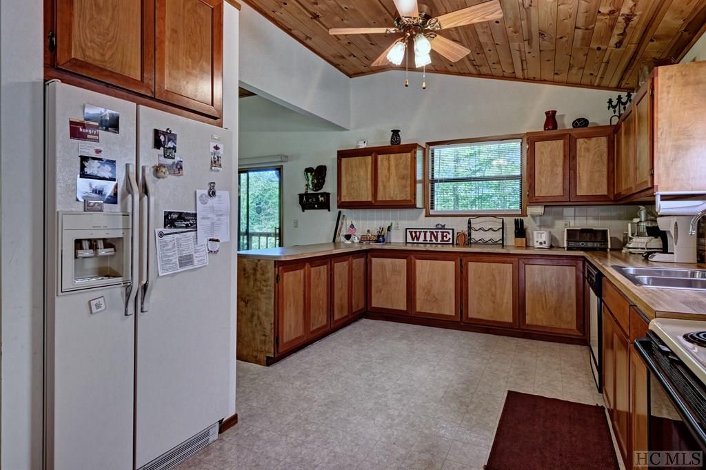75 Gunpoint Road Cullowhee, NC 28723 - Photo 10 of 23 Gallery Image 10