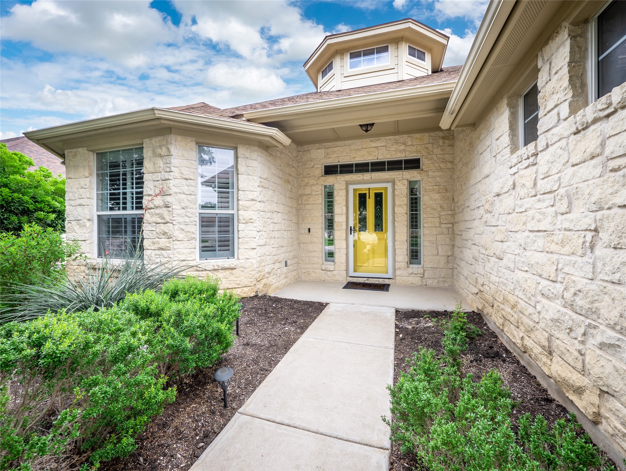 810 River Walk Trail Georgetown, TX 78633 - Photo 2 of 40