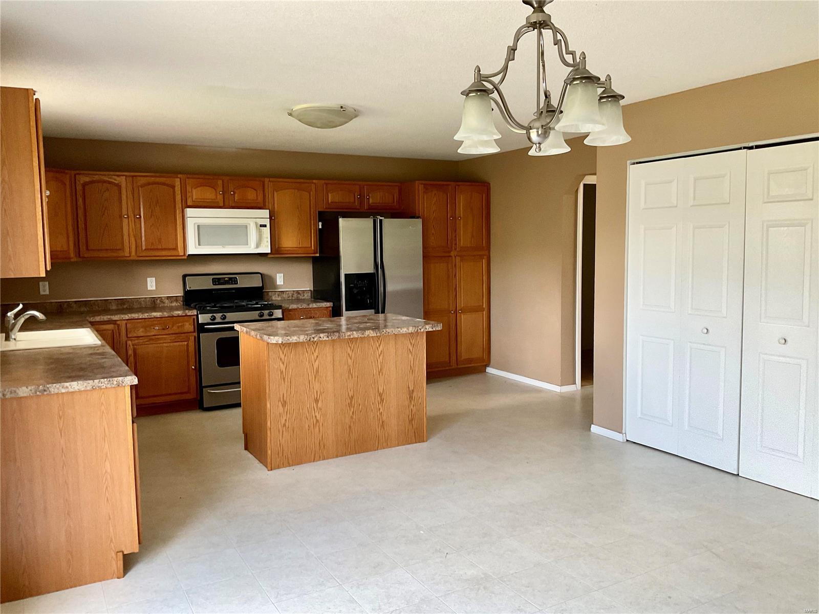 417 Wiegerstown Road O'Fallon, IL 62269 - Photo 12 of 49 Gallery Image 12
