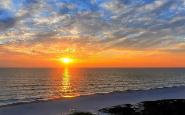 $595,000 | 119 Whispering Sands Circle, Unit V36, Sarasota, FL 34242