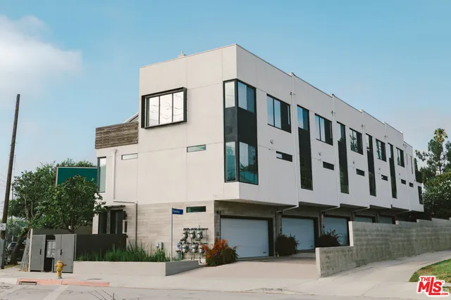 $6,500 | 3286 North Canary Way, Los Angeles, CA 90065