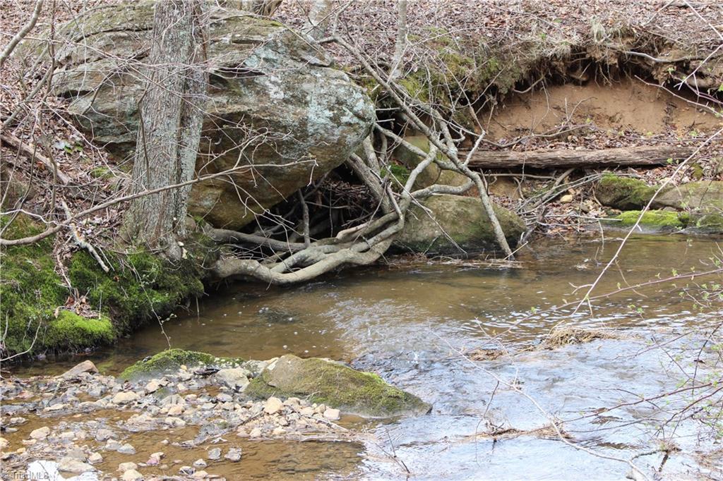 805 Quarry Road Fancy Gap, VA 24328 - Photo 7 of 11 Gallery Image 7