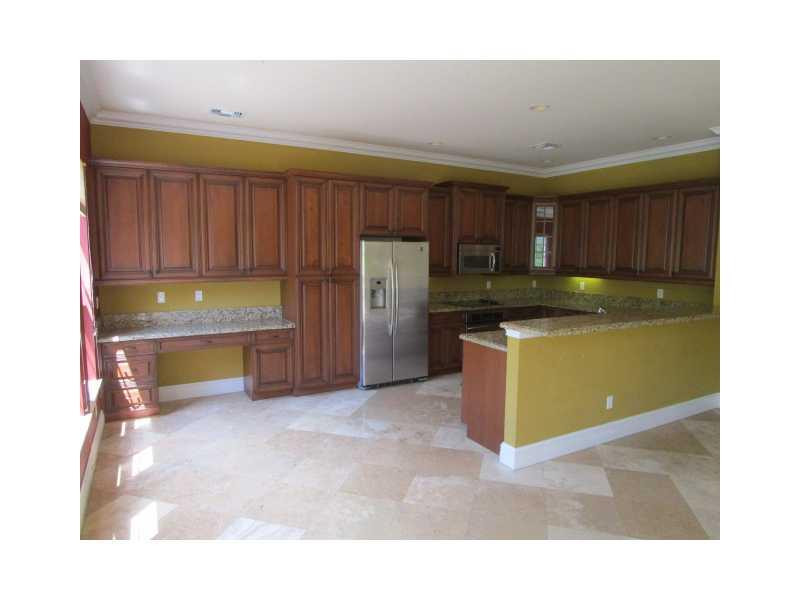 126 Via Palma Lane Boca Raton, FL 33487 - Photo 4 of 13 Kitchen