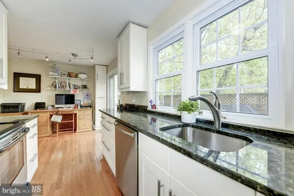 $3,650 | 317 East Nelson Avenue, Alexandria, VA 22301