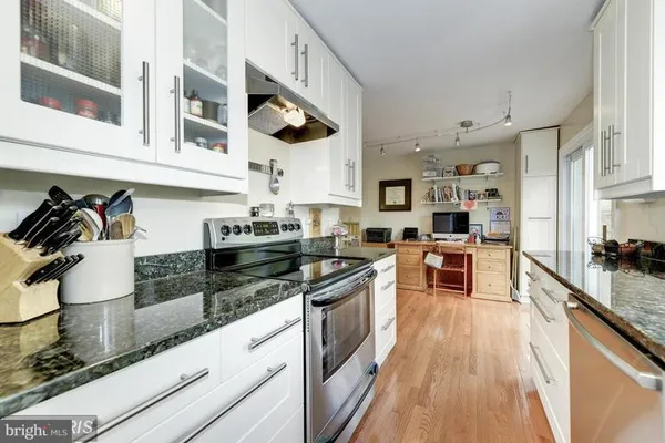 $3,650 | 317 East Nelson Avenue, Alexandria, VA 22301