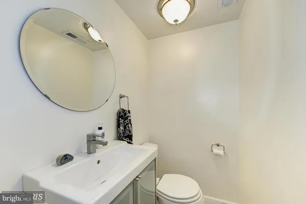 $3,650 | 317 East Nelson Avenue, Alexandria, VA 22301