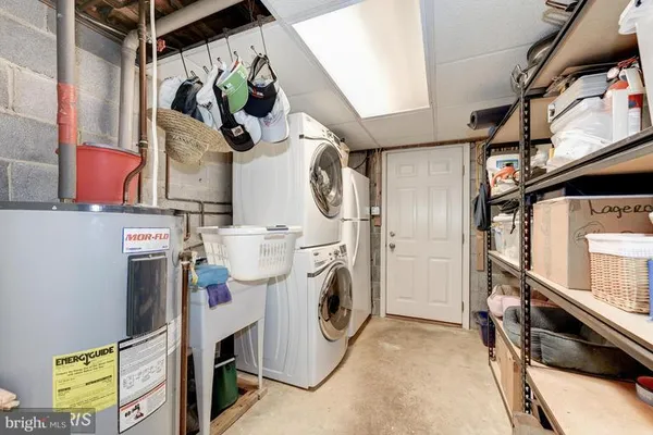 $3,650 | 317 East Nelson Avenue, Alexandria, VA 22301