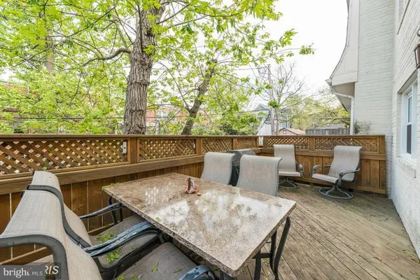 $3,650 | 317 East Nelson Avenue, Alexandria, VA 22301