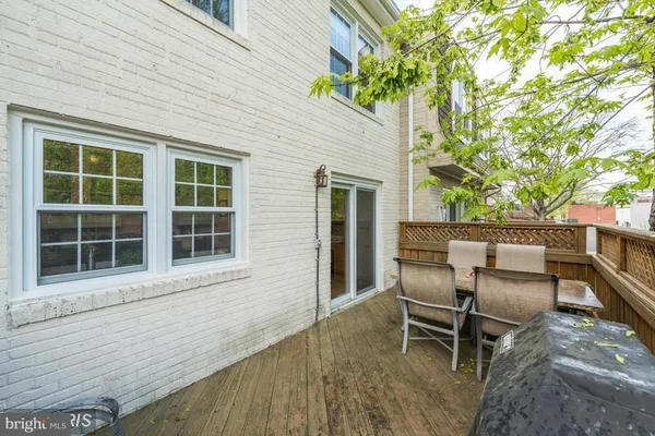 $3,650 | 317 East Nelson Avenue, Alexandria, VA 22301