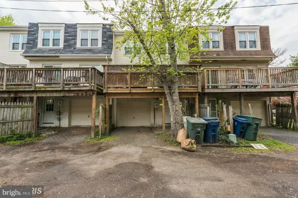 $3,650 | 317 East Nelson Avenue, Alexandria, VA 22301