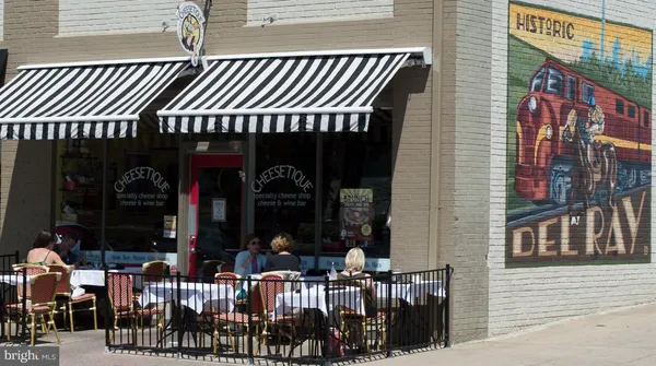 $3,650 | 317 East Nelson Avenue, Alexandria, VA 22301