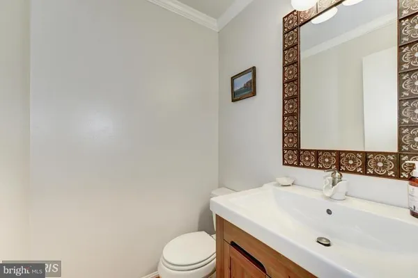 $3,650 | 317 East Nelson Avenue, Alexandria, VA 22301