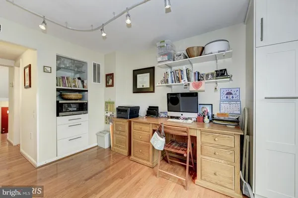 $3,650 | 317 East Nelson Avenue, Alexandria, VA 22301