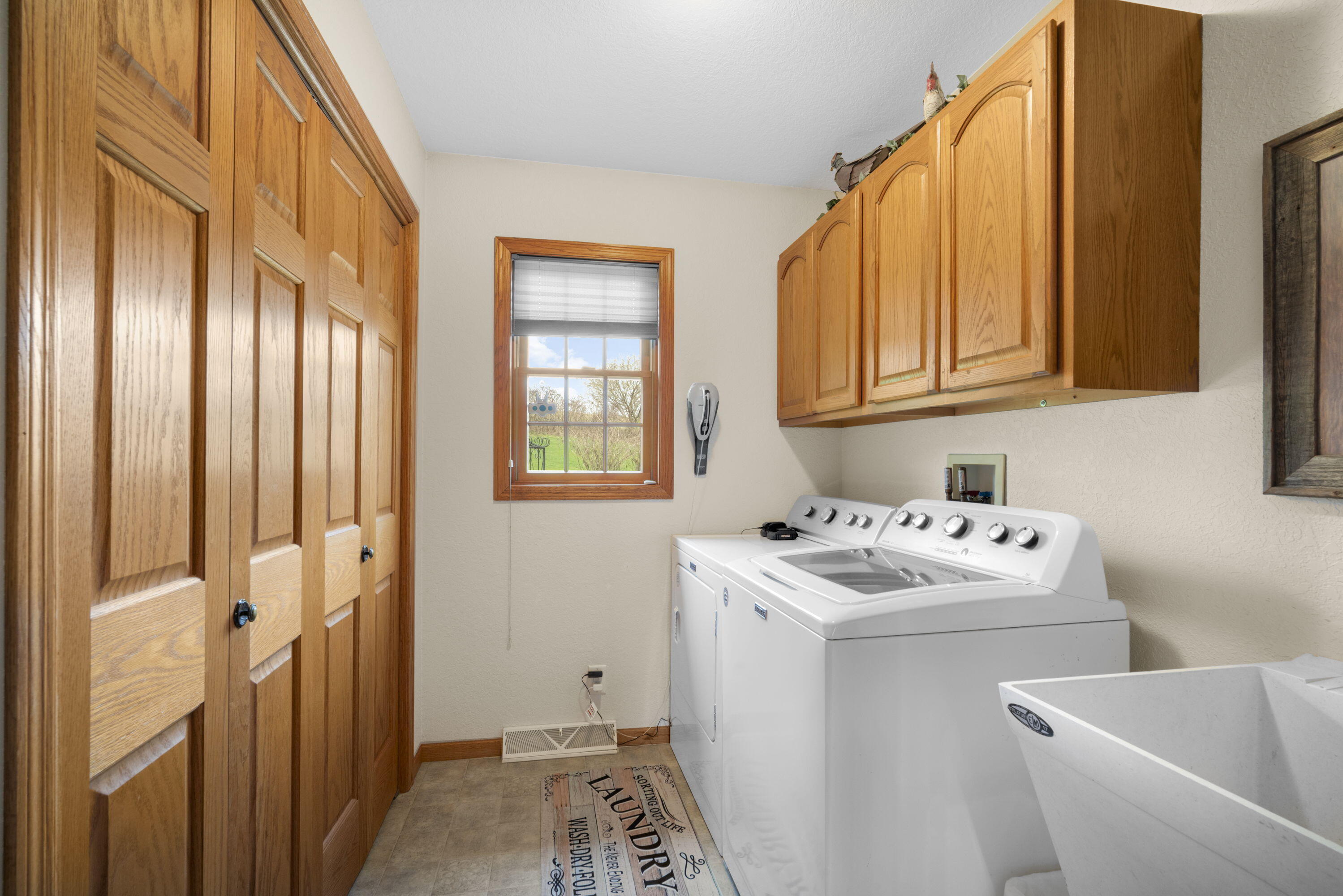 7475 Country View Lane West Bend, WI 53090 - Photo 13 of 46 11_imgDSC06273