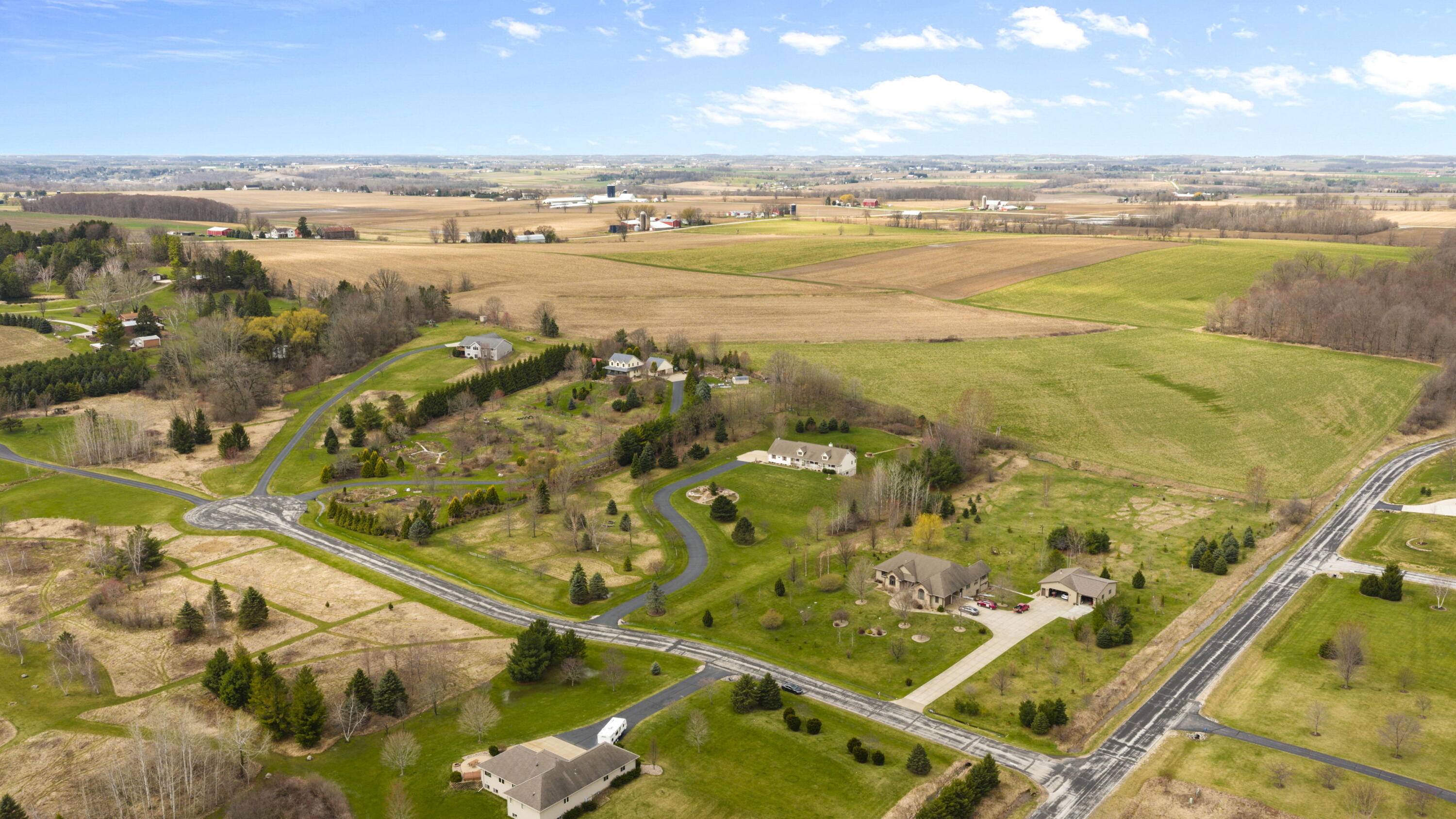 7475 Country View Lane West Bend, WI 53090 - Photo 27 of 46 26_imgDJI_20260414103804_0001_D