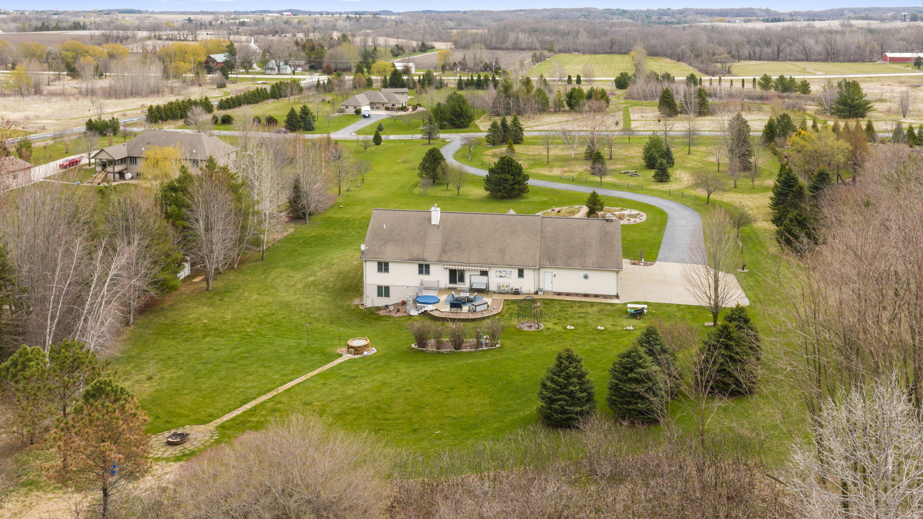 7475 Country View Lane West Bend, WI 53090 - Photo 32 of 46 32_imgDJI_20260414104148_0019_D