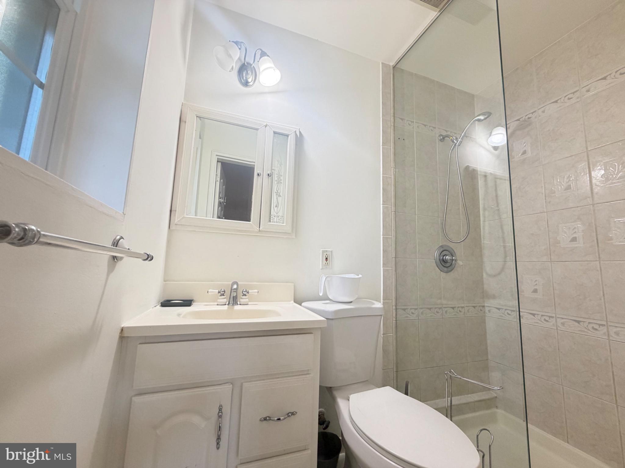 5808 Greentree Road Bethesda, MD 20817 - Photo 12 of 23 Gallery Image 12