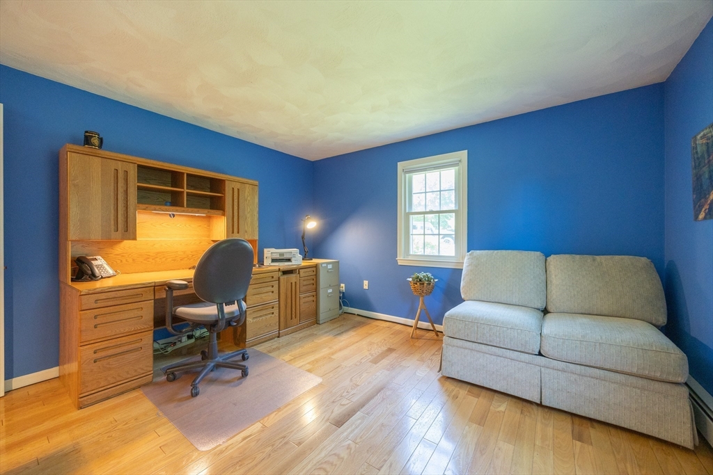 165 Roundtop Road Marlborough, MA 01752 - Photo 15 of 32