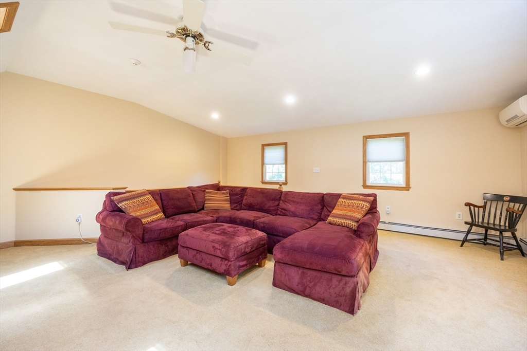 165 Roundtop Road Marlborough, MA 01752 - Photo 17 of 32