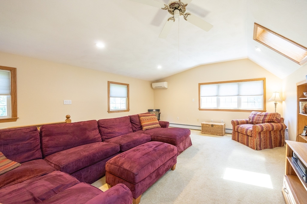 165 Roundtop Road Marlborough, MA 01752 - Photo 18 of 32