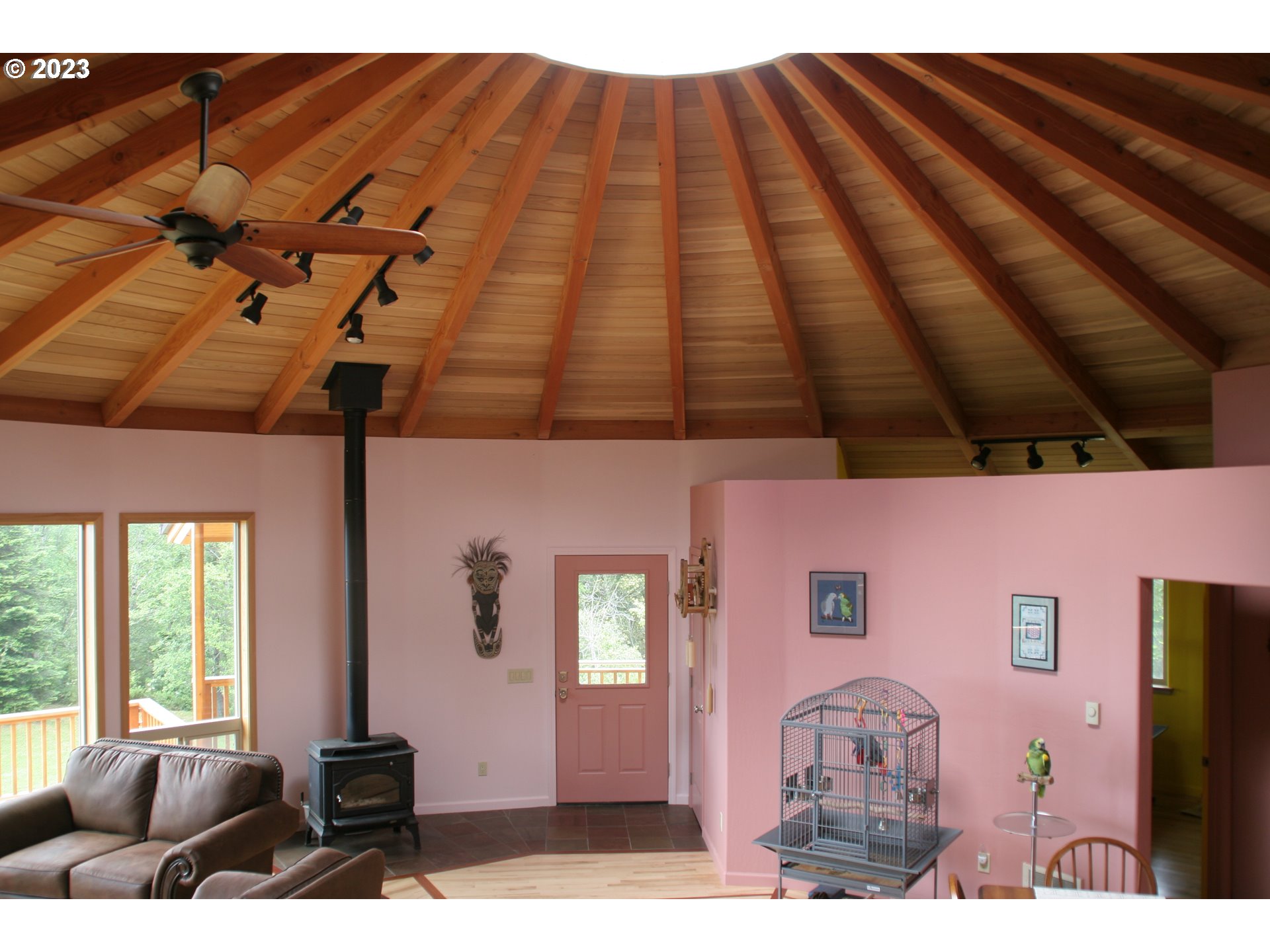 35606 Coy Creek Road Gold Beach, OR 97444 - Photo 11 of 48 a living room with furniture