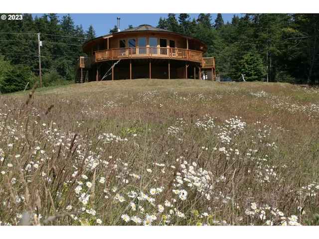 $950,000 | 35606 Coy Creek Road, Gold Beach, OR 97444