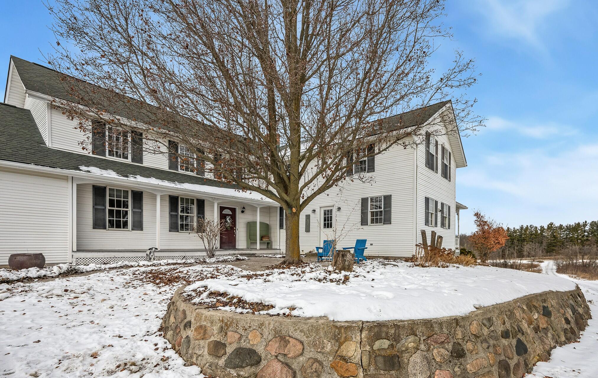 8885 Burmeister Road Saline, MI 48176 - Photo 3 of 86 front side crop 2