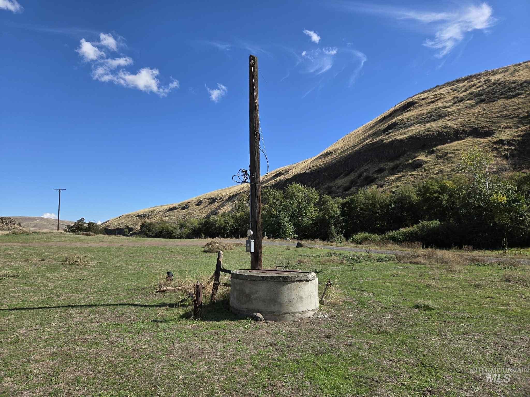 13761 Asotin Creek Road Asotin, WA 99402 - Photo 20 of 44 Old well that is not currently working