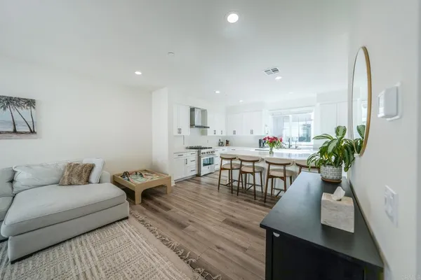 $5,200 | 13054 Lumen Way, San Diego, CA 92130