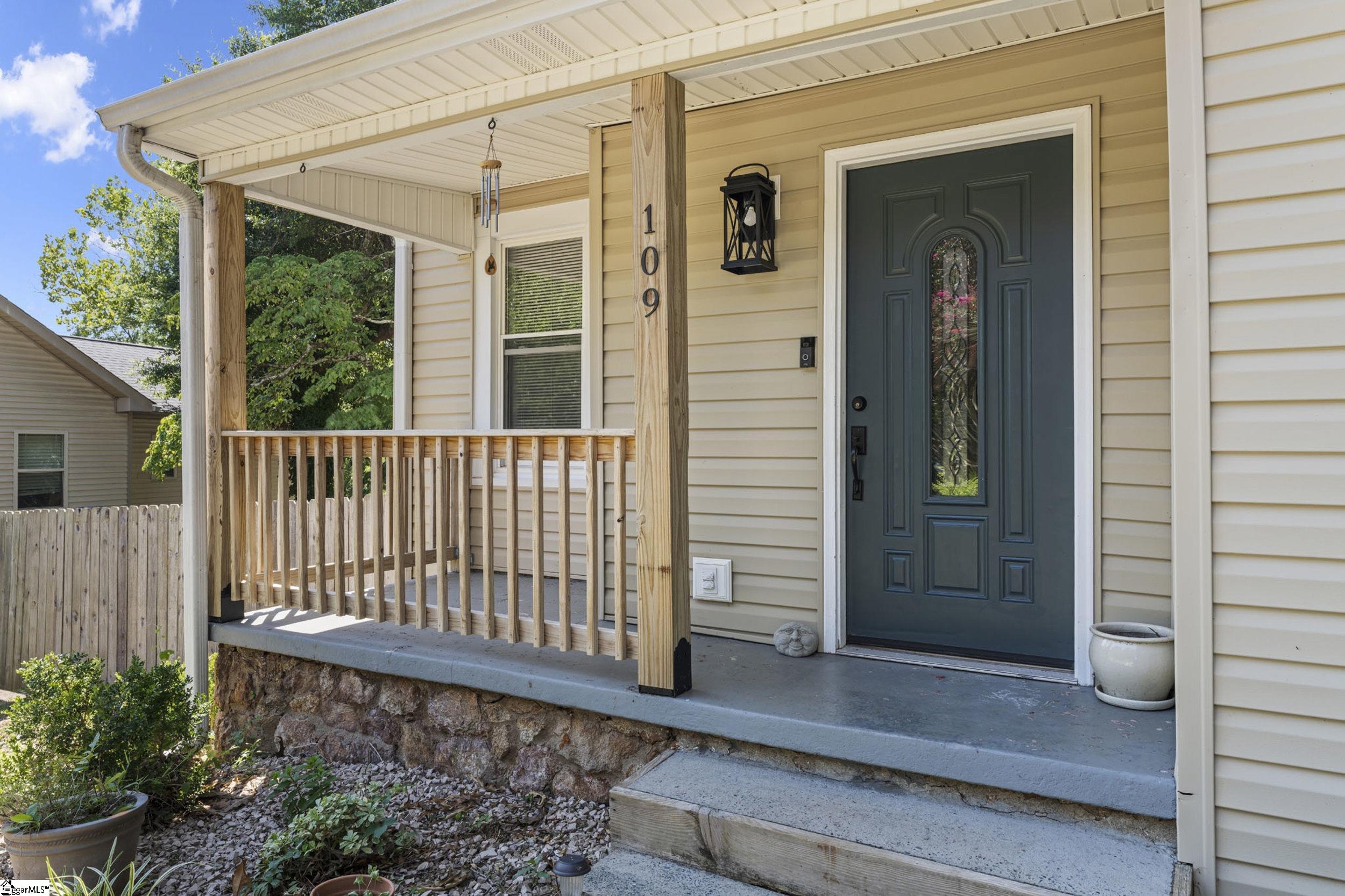 109 Ackley Road Greenville, SC 29607 - Photo 3 of 35