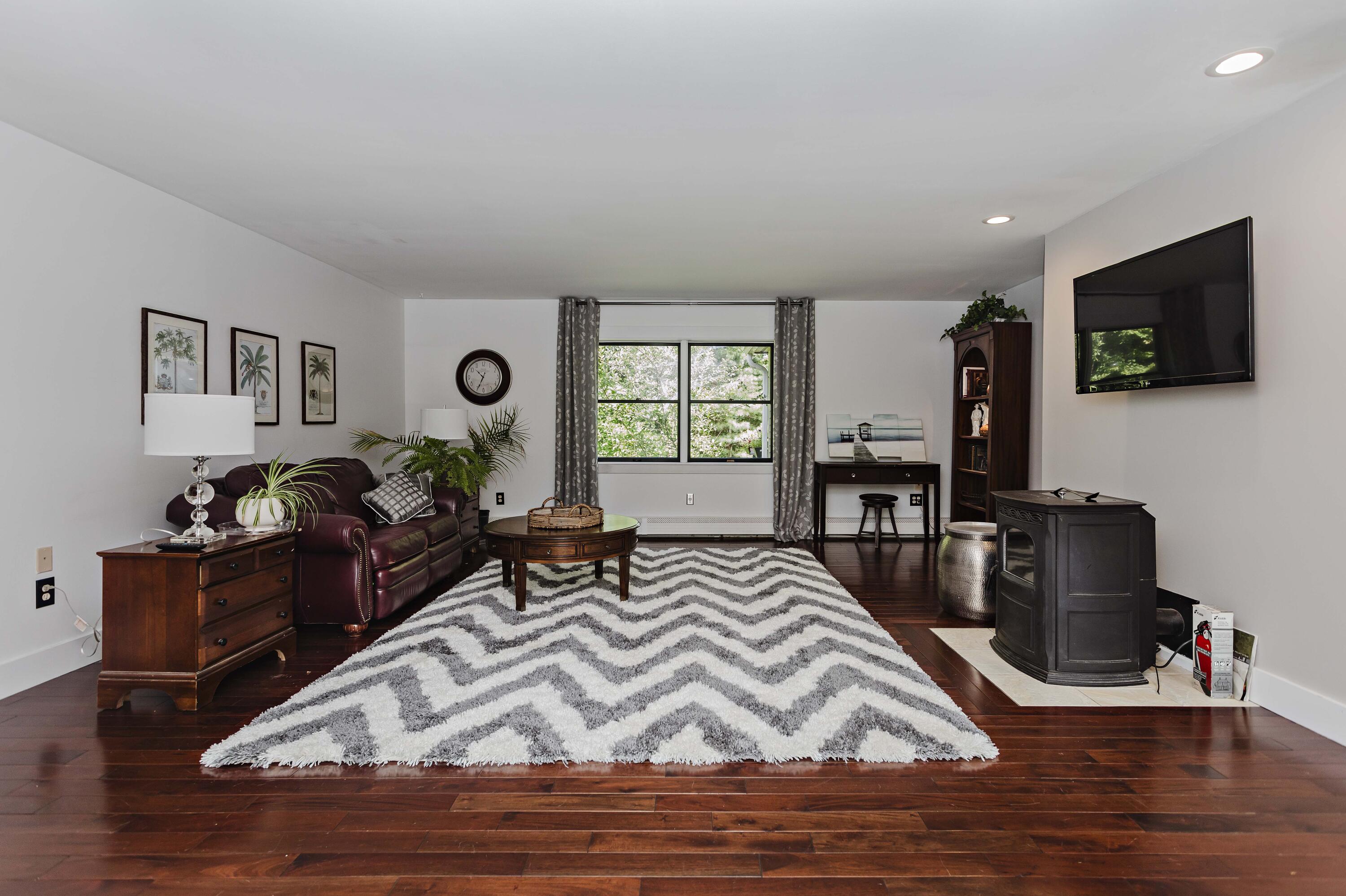 39 Dermot Road New Gloucester, ME 04260 - Photo 13 of 34 Living room