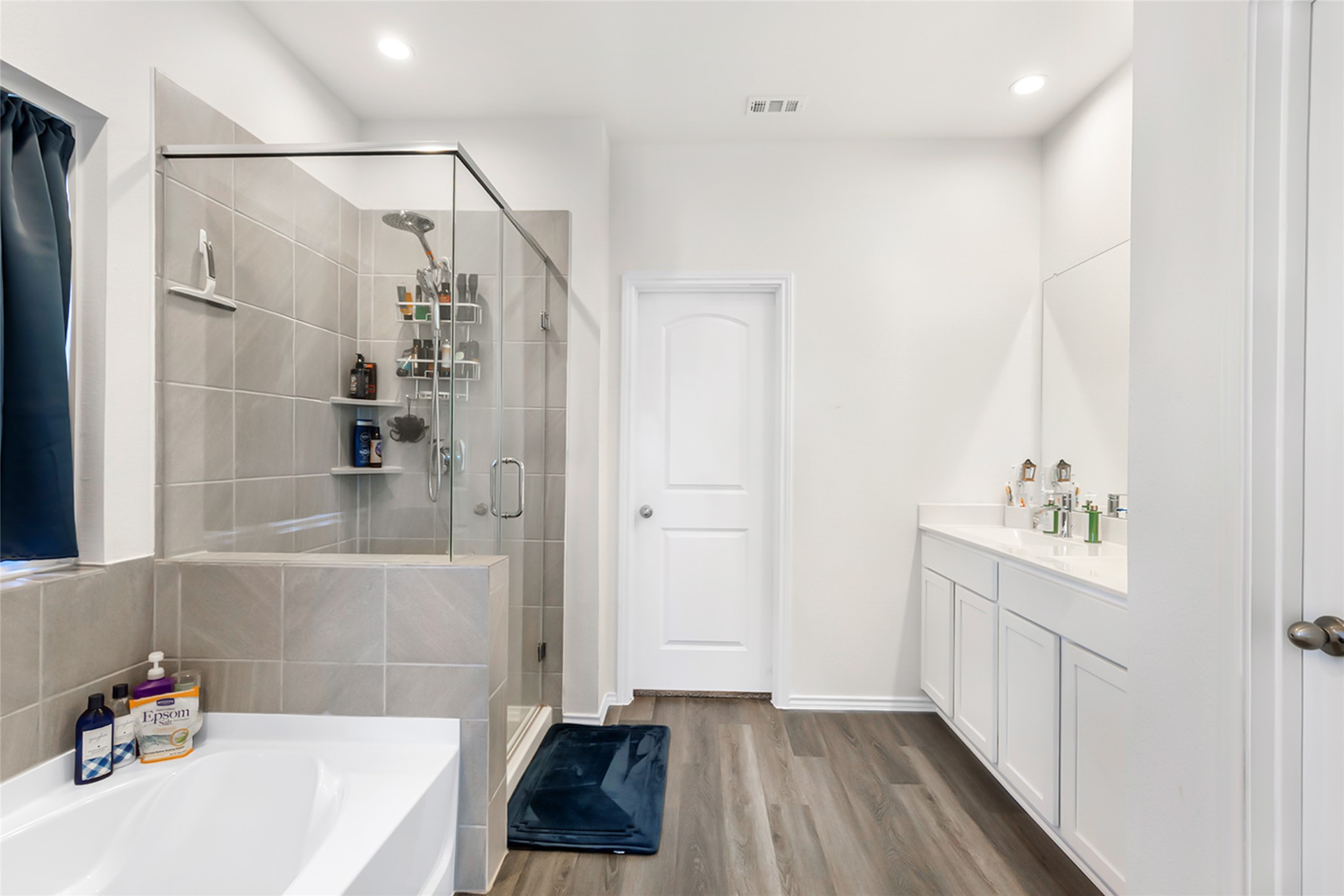 306 Springfield Shrs Court Crosby, TX 77532 - Photo 21 of 31 a bathroom with a bathtub and a sink