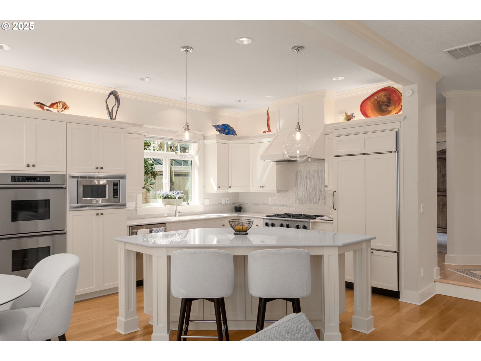 17104 Cedar Road Lake Oswego, OR 97034 - Photo 11 of 39 Gallery Image 11