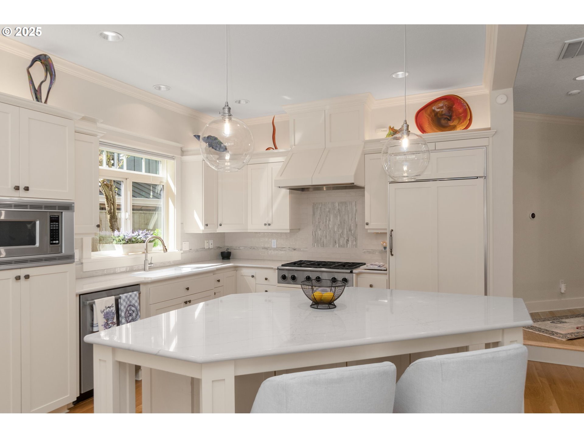 17104 Cedar Road Lake Oswego, OR 97034 - Photo 12 of 39 Gallery Image 12